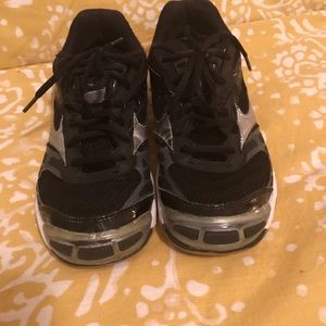 Mizuno volleyball shoes